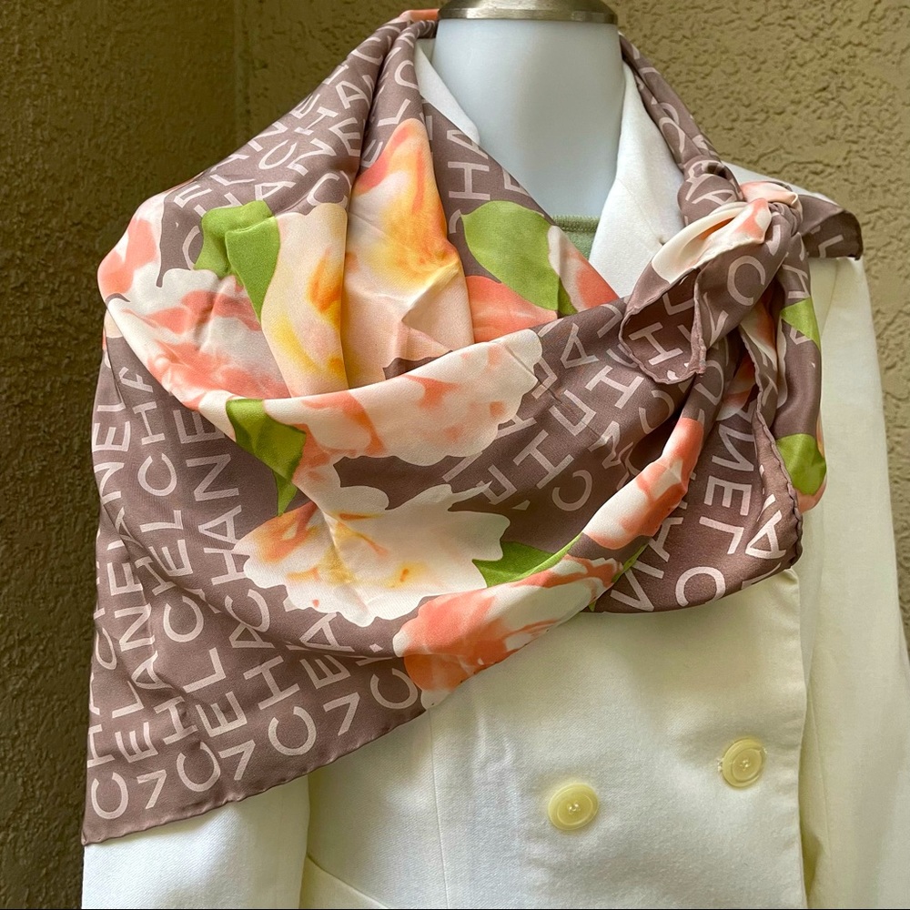 New vintage Chanel multicolored floral design large silk scarf